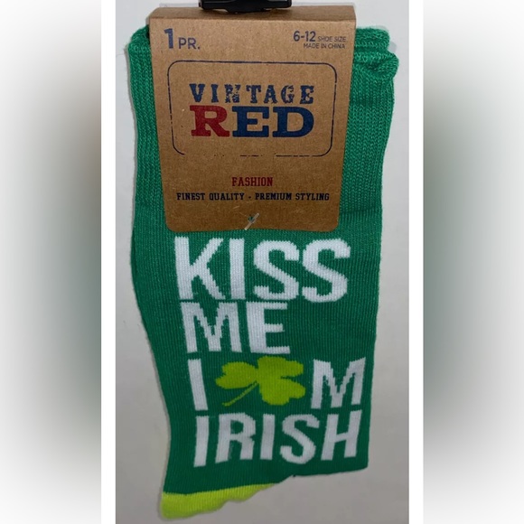 Kiss Me I’m Irish Crew Socks 1 Pair Men 6-12 Green White w Clover ☘️ Vintage Red - Picture 9 of 9